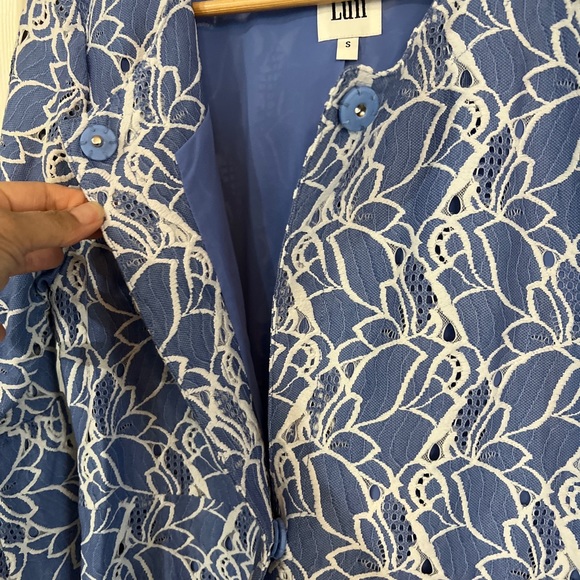 luii Anthropologie Womens Small blue Floral embroidered long Fitted jacket EUC - Picture 3 of 6